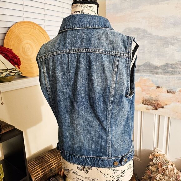 J. Crew Indigo Denim Trucker Style Jeans Jacket. - Picture 6 of 11